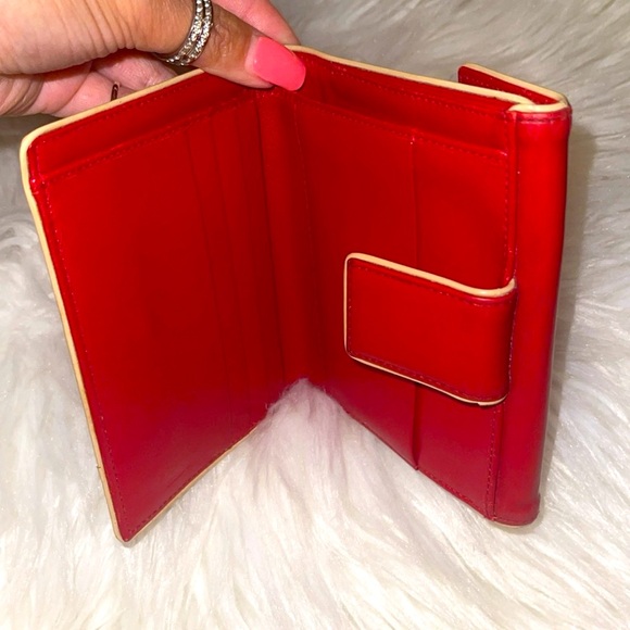 Authentic Prada Red Wallet! In great condition. Code: 129. - Picture 5 of 8